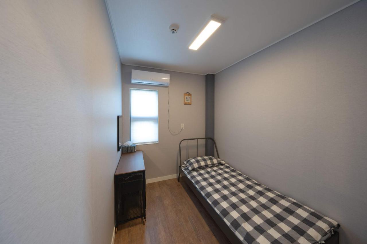 Hotel Sagye Travel Seogwipo Esterno foto